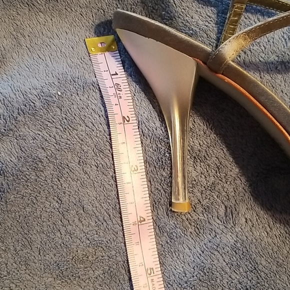 Richard Tyler Pewter T-strap Heels - Picture 5 of 5